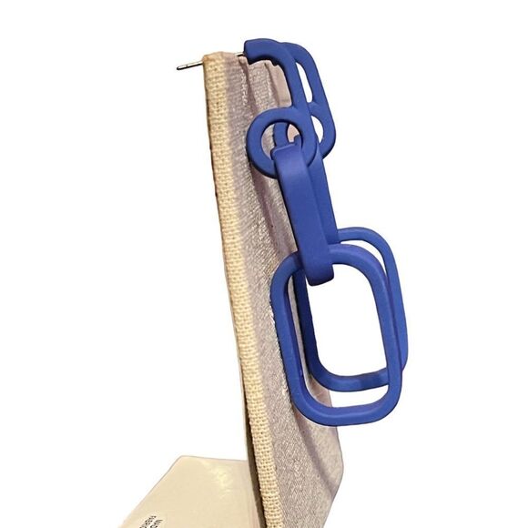 NWT Matte Blue Chain Link Earrings - Picture 3 of 3